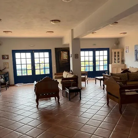 ξενοδοχειο ακρωτηρι 3*